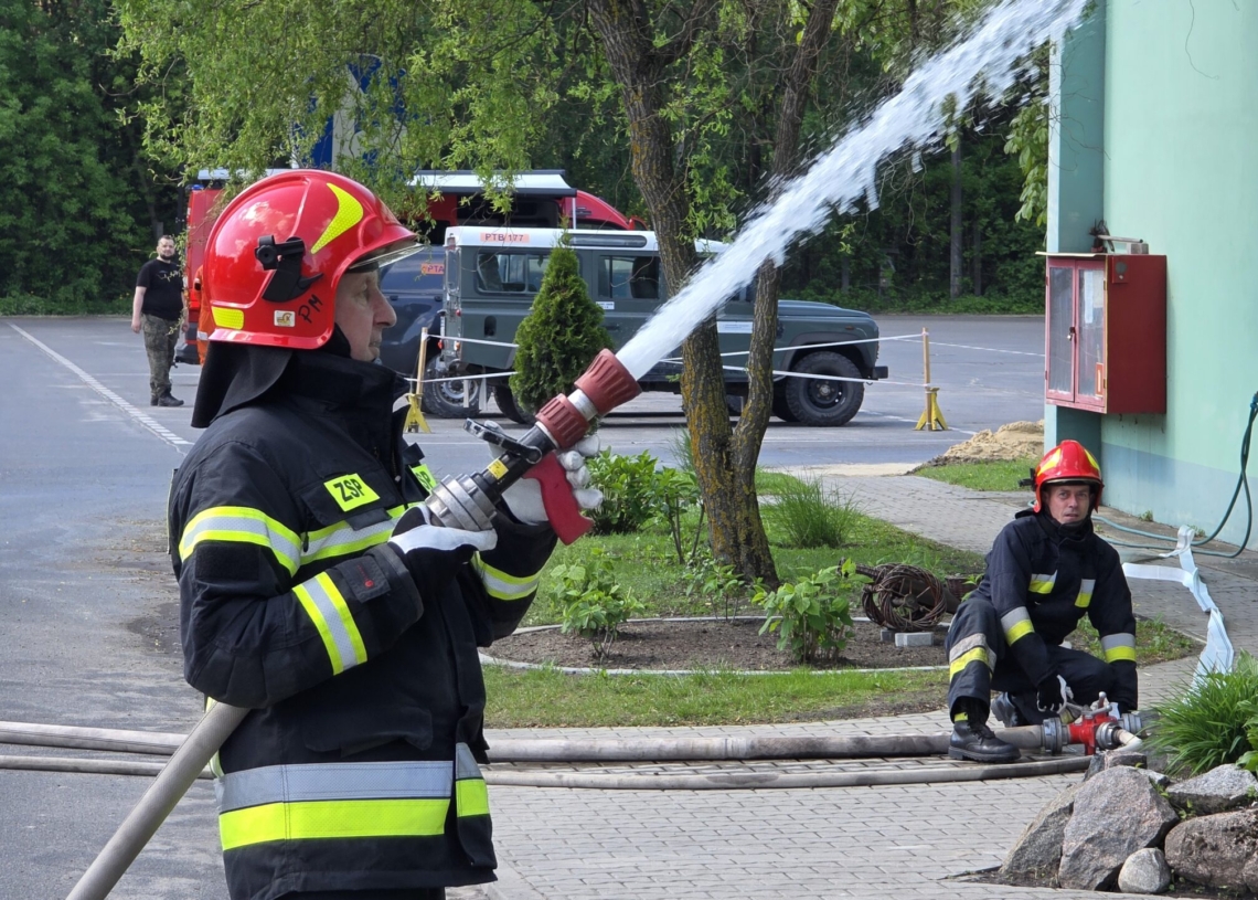 Ćwiczenia w Elektrowni Bełchatów. Przygotowują się m.in. na atak dronów [ZDJĘCIA]