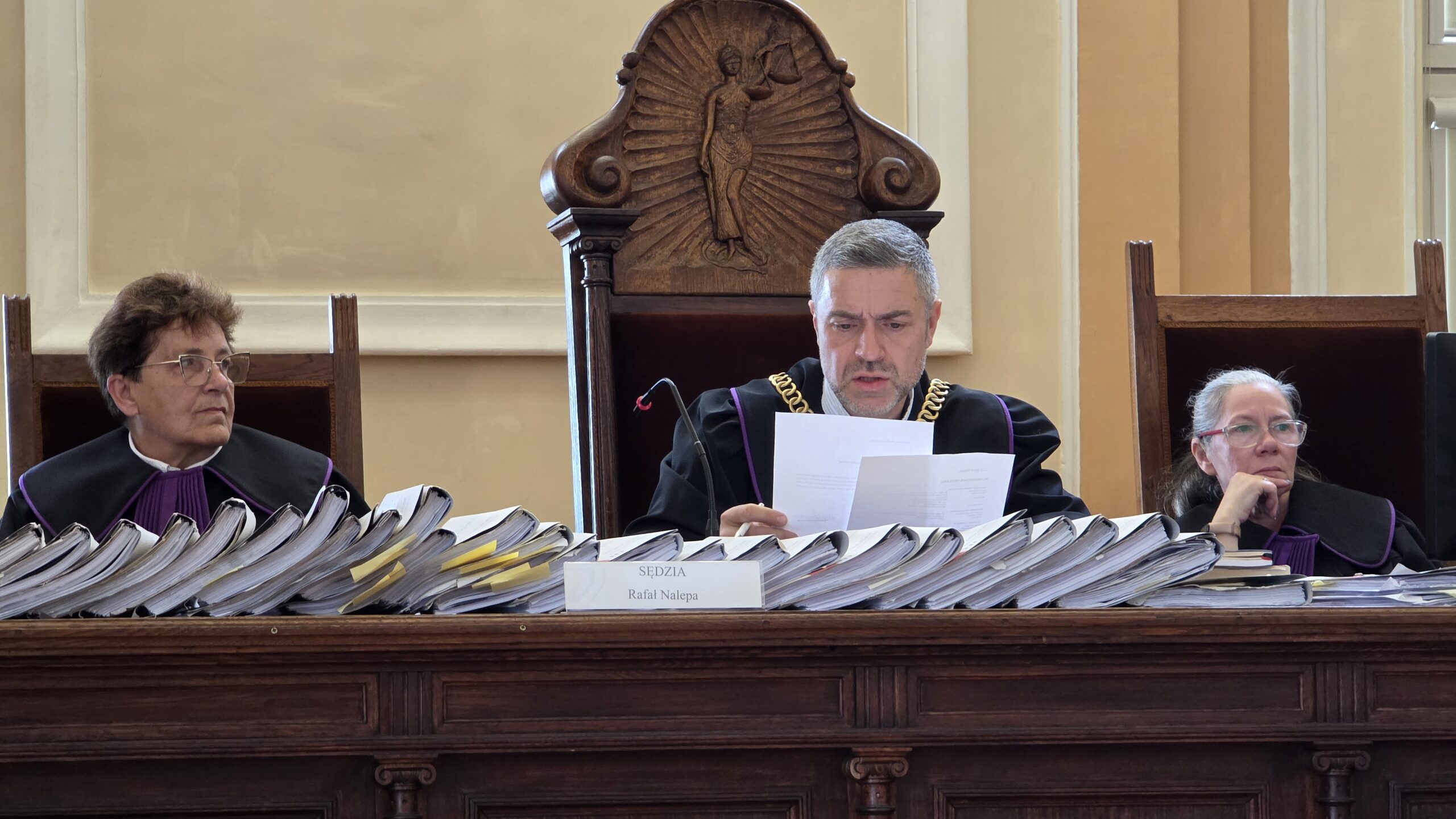 Milion litrów kranówki za fortunę. Afera z bełchatowskiej elektrowni na wokandzie 2 Milion litrów kranówki za fortunę. Afera z bełchatowskiej elektrowni na wokandzie
