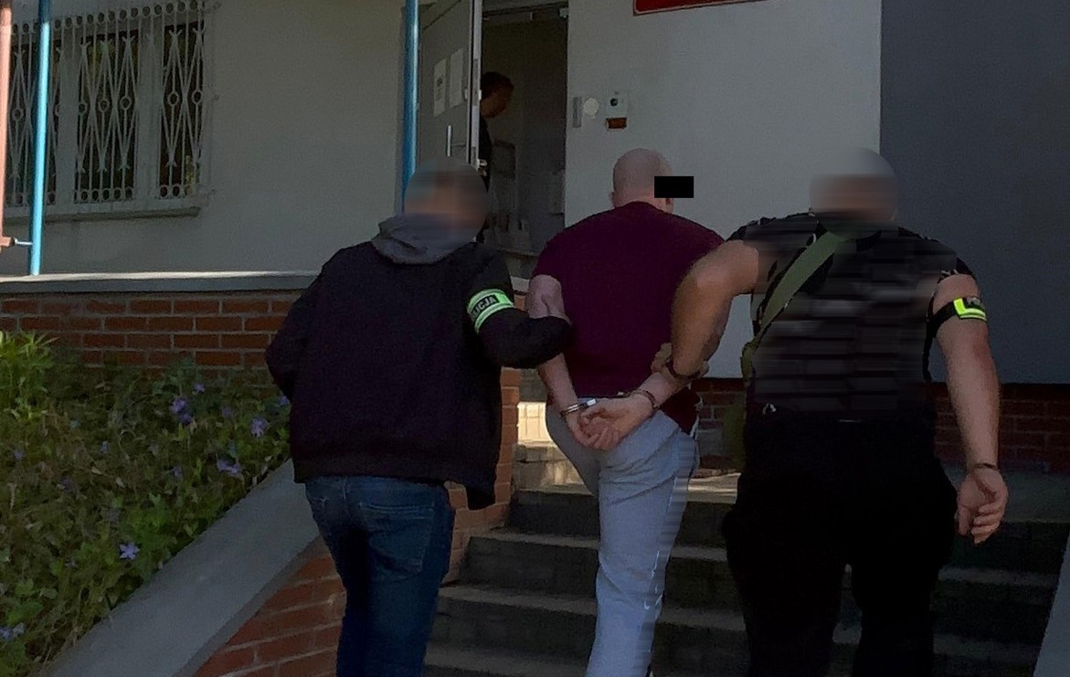 Ukrywał się 17 lat. Zatrzymali go łódzcy policjanci