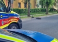 Groźny wypadek na hulajnodze w Zduńskiej Woli. 15-letni chłopiec w ciężkim stanie został zabrany śmigłowcem LPR 2 269 246144