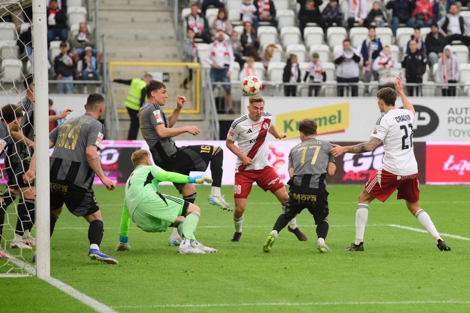 LKS Lodz vs Pogon Grodzisk fot Sebastian Szwajkowski 24
