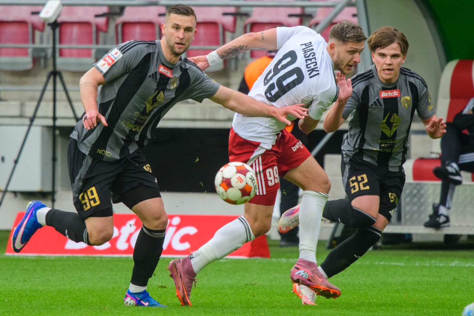 LKS Lodz vs Pogon Grodzisk fot Sebastian Szwajkowski 8 1