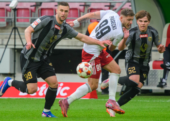 LKS Lodz vs Pogon Grodzisk fot Sebastian Szwajkowski 8