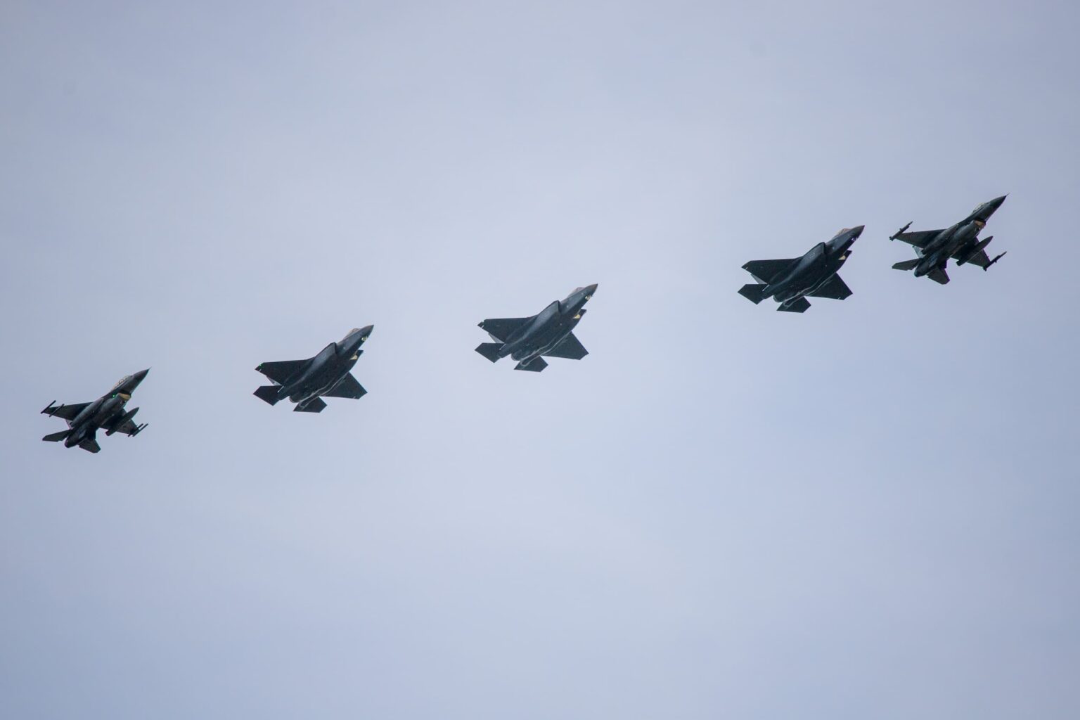 Lądowanie pierwszych F35 w Bazie w Łasku fot Sebastian Szwajkowski_13 Ladowanie pierwszych F35 w Bazie w Lasku fot Sebastian Szwajkowski 13 1