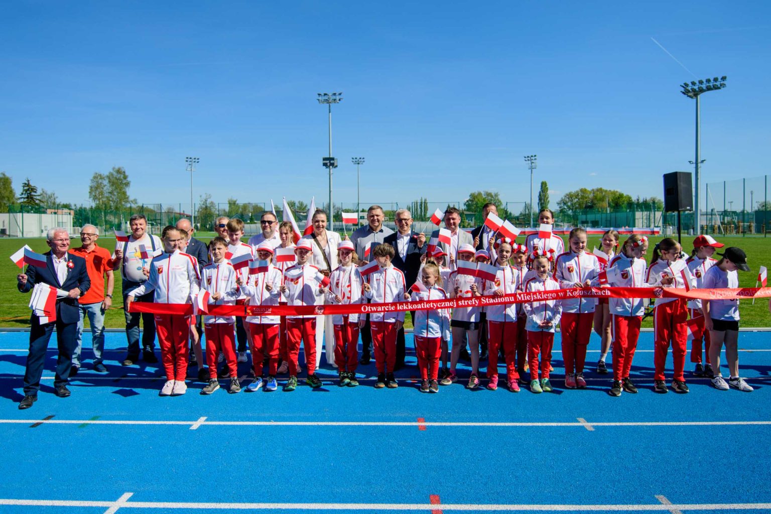 Lekkoatletyczne otwarcie stadionu w Koluszkach fot Sebastian Szwajkowski