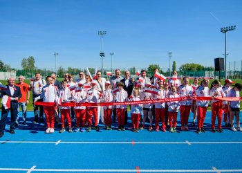 Ogólnopolski mityng lekkoatletyczny w Koluszkach. Historyczna impreza na otwarcie bieżni [ZDJĘCIA]