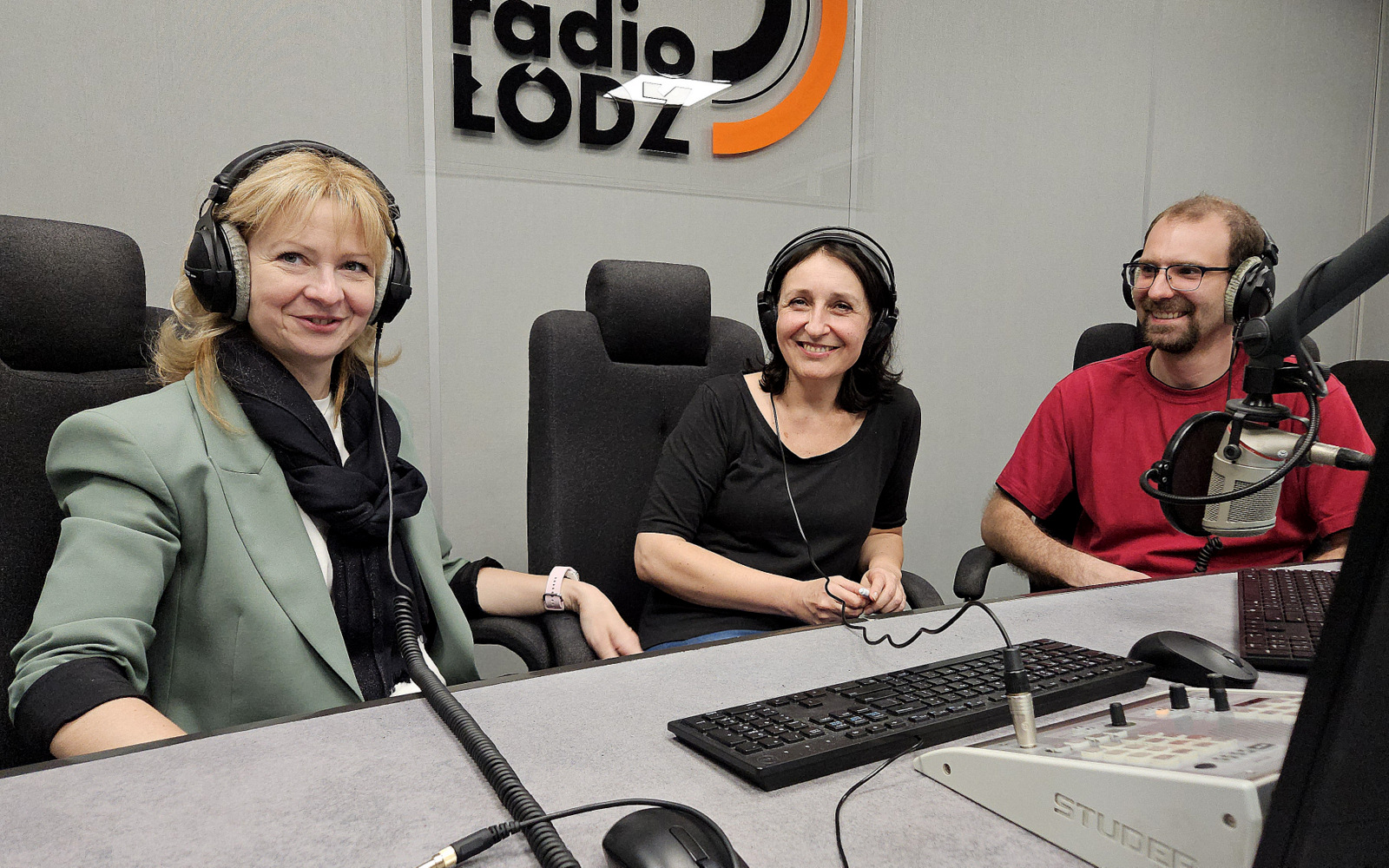 O tym nie chcemy rozmawiać | "Kochana, jakoś to fajnie rozwiniemy?" Burza po słowach Olgi Tokarczuk o korzystaniu z AI [PODCAST]