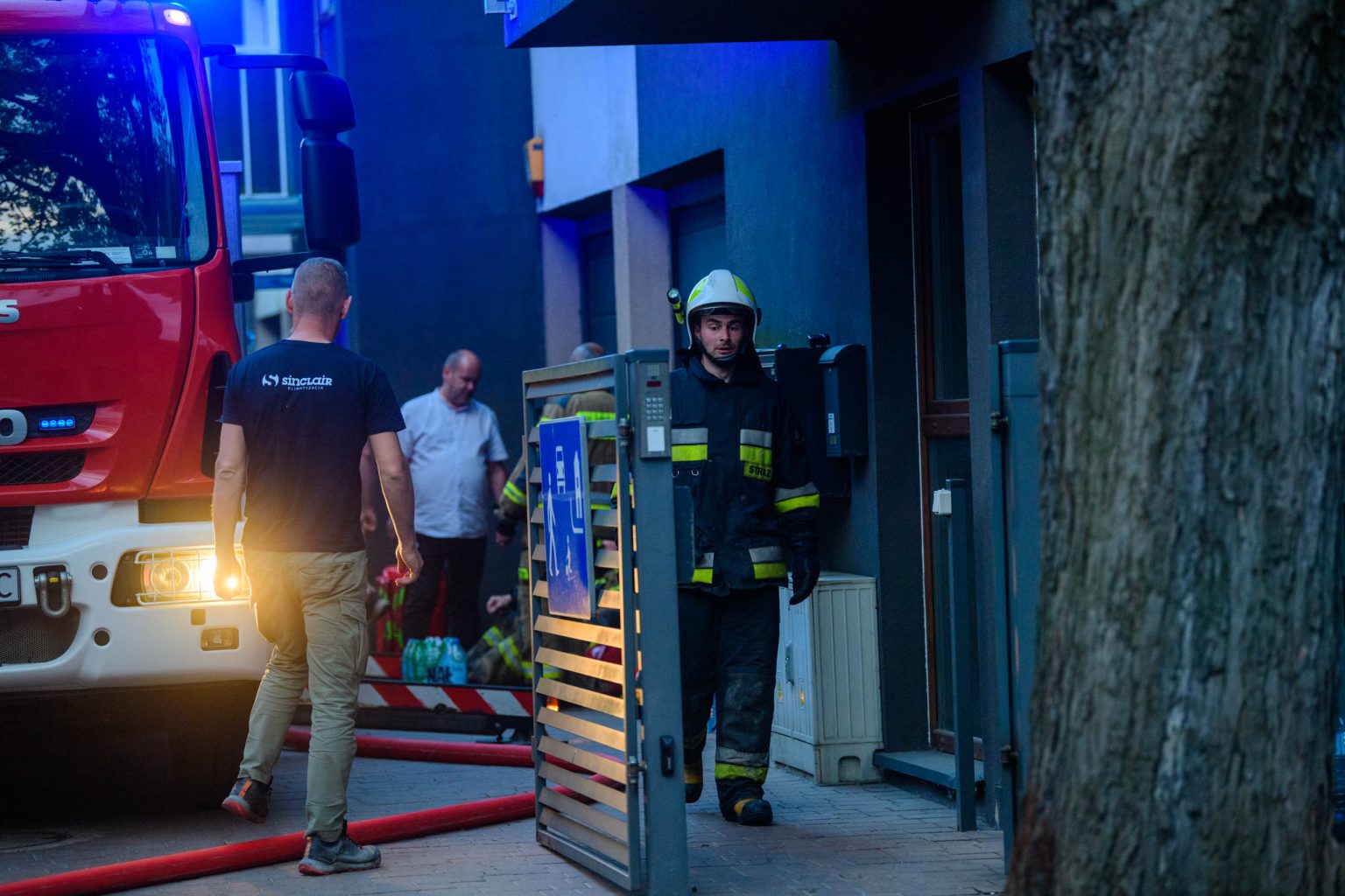 Pozar bloku w Pabianicach fot Sebastian Szwajkowski 14