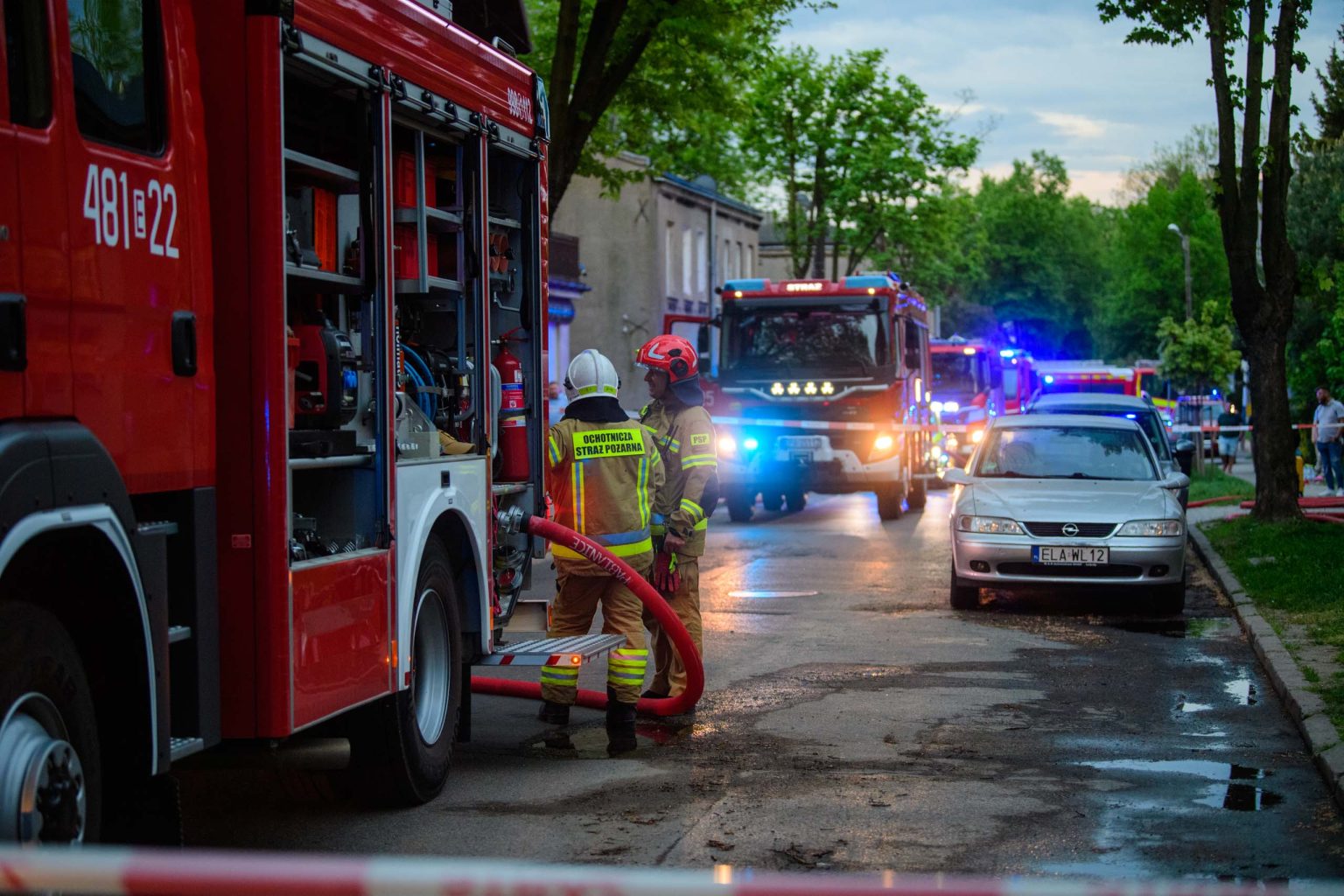Pozar bloku w Pabianicach fot Sebastian Szwajkowski 18