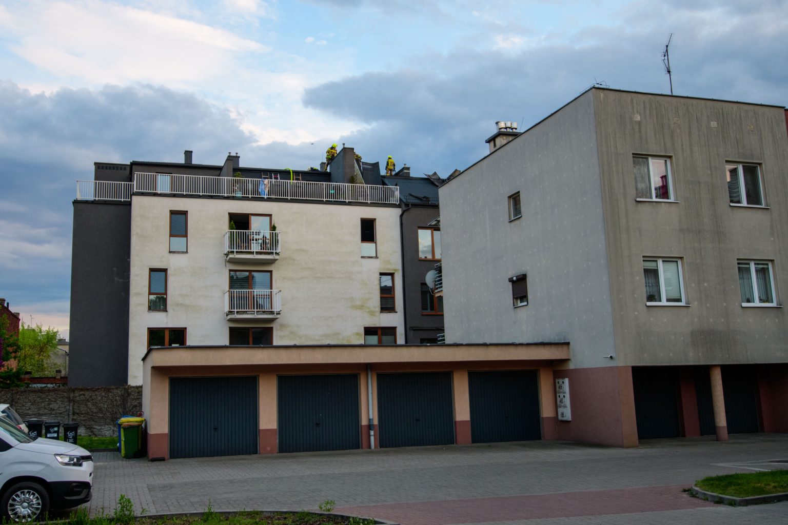Pozar bloku w Pabianicach fot Sebastian Szwajkowski 19