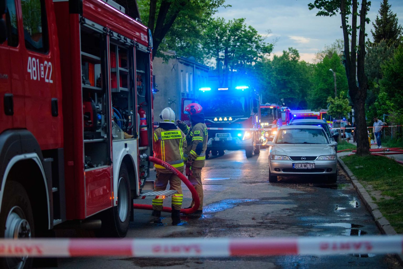 Pozar bloku w Pabianicach fot Sebastian Szwajkowski 20