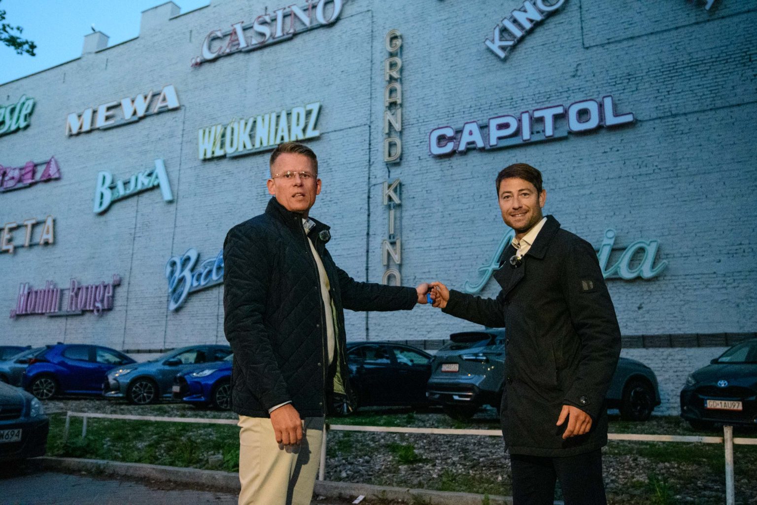 Proba generalna Galererii Neonow fot Sebastian Szwajkowski 2