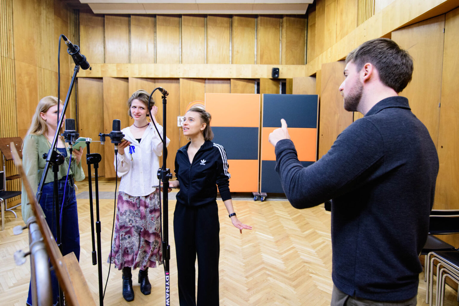 Słuchowisko Wesele w Radiu Łódź nagranie fot Sebastian Szwajkowski (7) Sluchowisko Wesele w Radiu Lodz nagranie fot Sebastian Szwajkowski 7