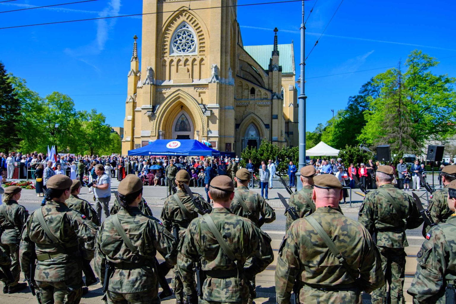 Święto Konstytucji 3 Maja oficjalne uroczystości przed katedrą fot Sebastian Szwajkowski_1 Swieto Konstytucji 3 Maja oficjalne uroczystosci przed katedra fot Sebastian Szwajkowski 1