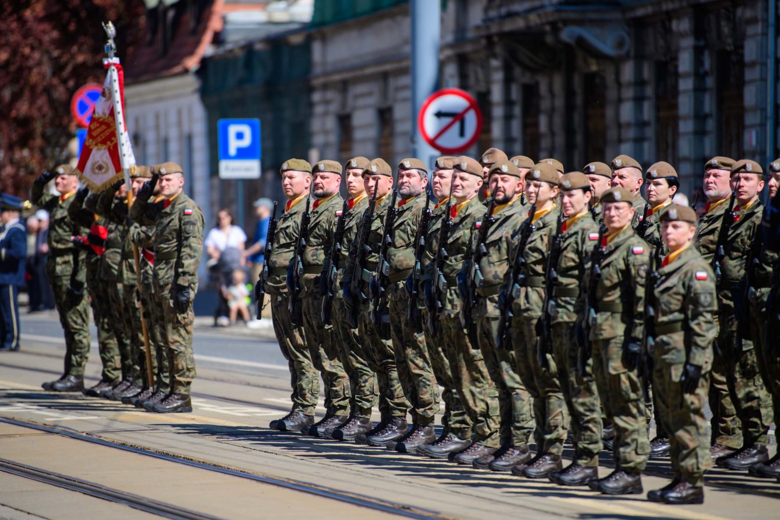 Swieto Konstytucji 3 Maja oficjalne uroczystosci przed katedra fot Sebastian Szwajkowski 9