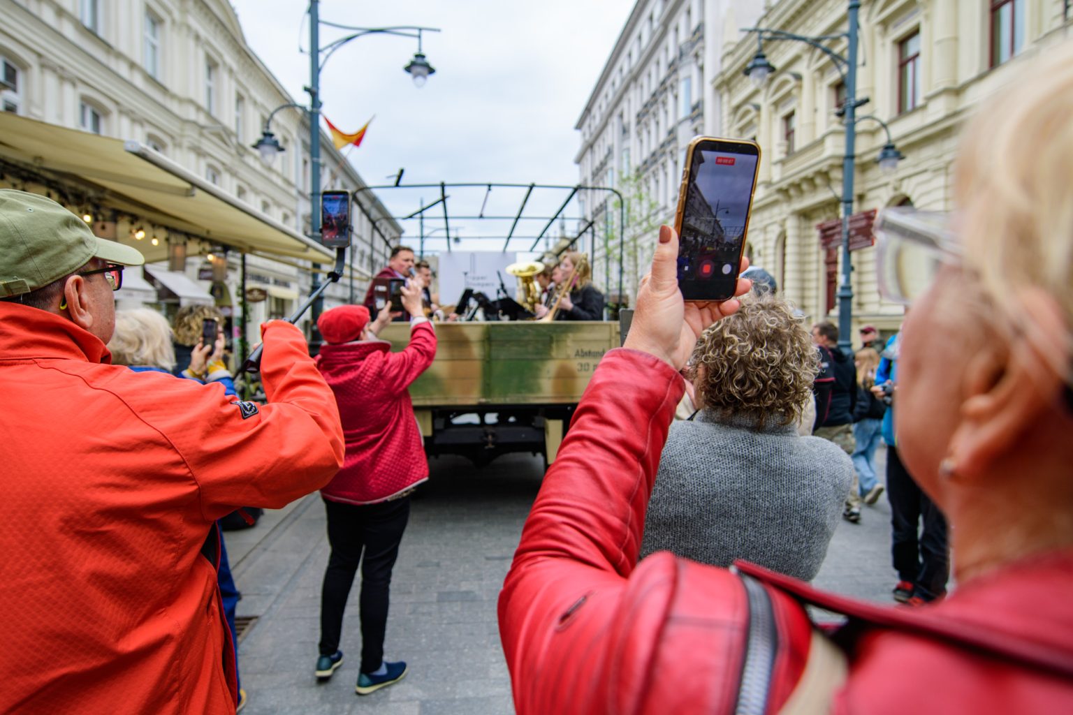 Swingowy spacer ulicą Piotrkowską 2026 fot Sebastian Szwajkowski_4 Swingowy spacer ulica Piotrkowska 2026 fot Sebastian Szwajkowski 4