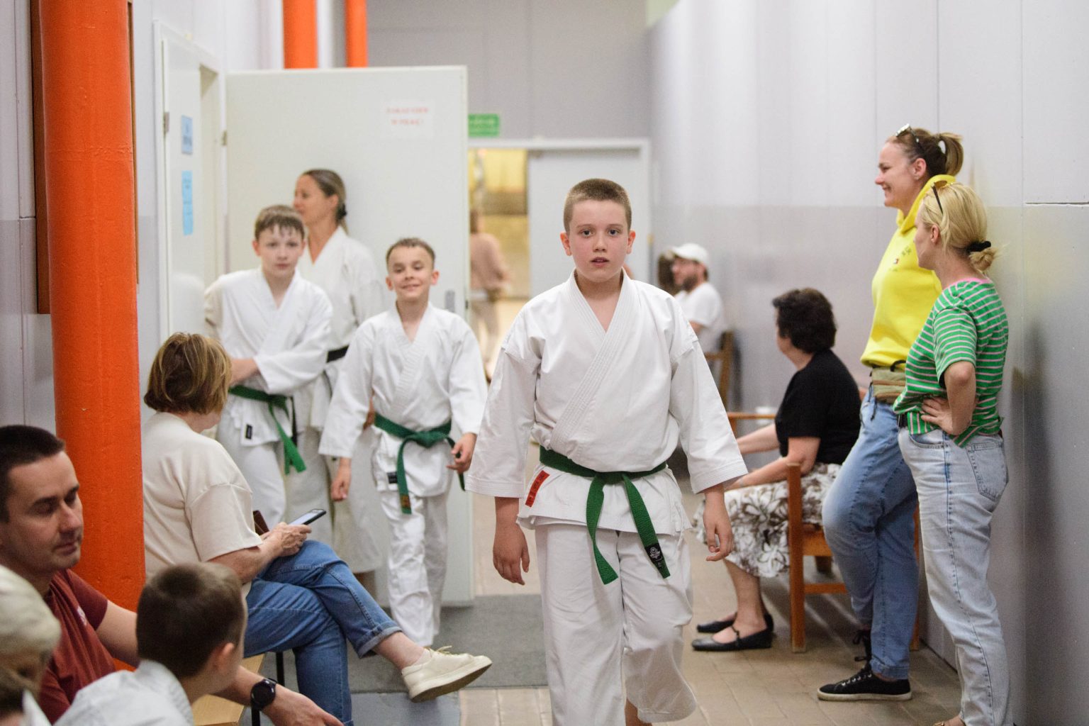 Szkola karate z Lodzi z pucharem i medalami fot Sebastian Szwajkowski 16