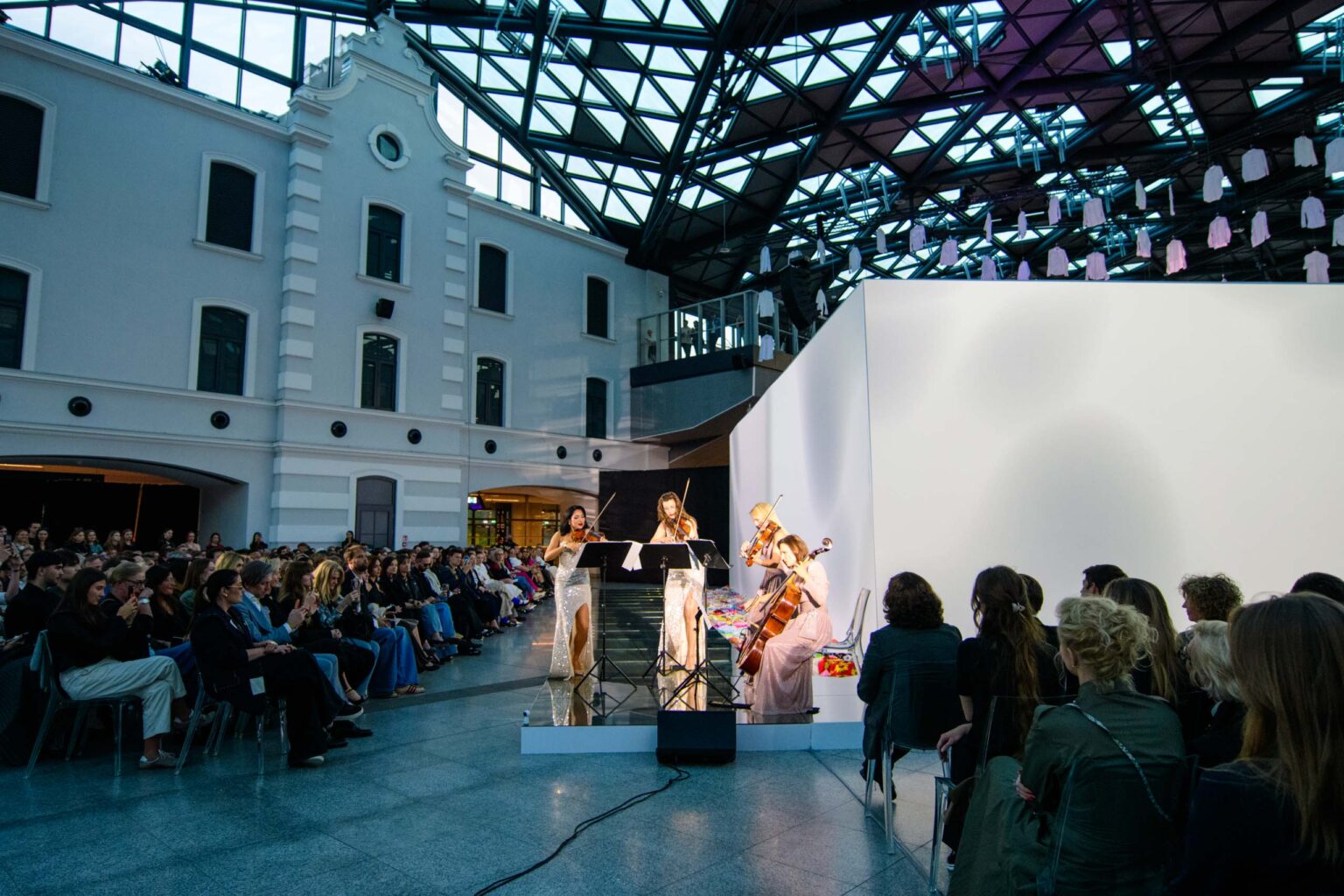 Trend Station na dworcu Lodz Fabryczna fot Sebastian Szwajkowski