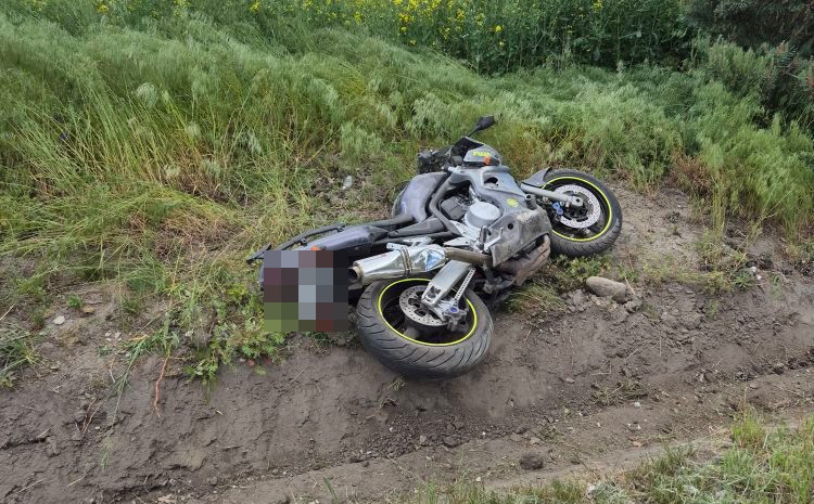 Śmiertelny wypadek w powiecie łęczyckim. Motocyklista nie przeżył zderzenia z ciężarówką