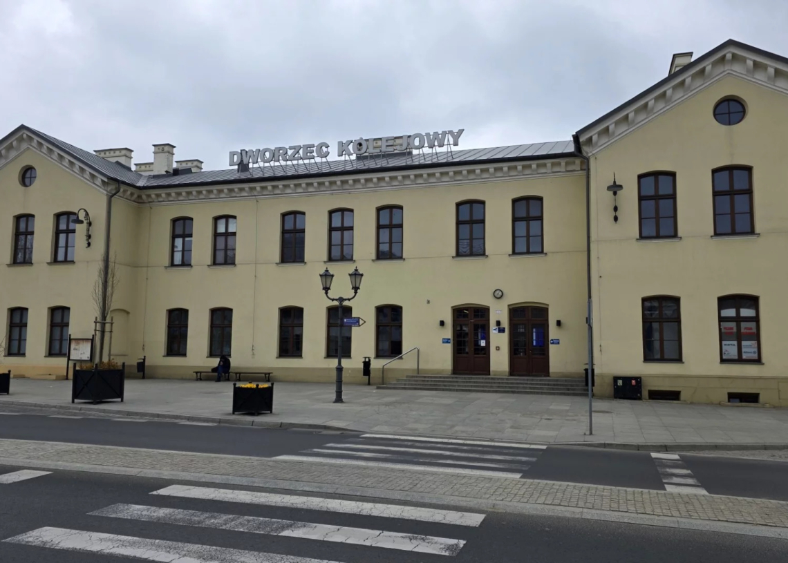 Podziemne przejście pod torami na dworcu kolejowym w Piotrkowie. Minister przedstawił szczegóły 1 Podziemne przejście pod torami na dworcu kolejowym w Piotrkowie. Minister przedstawił szczegóły