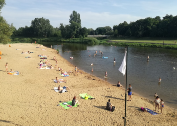 W Sieradzu wypoczywają nad rzeką. Na razie bez badań i ratownika