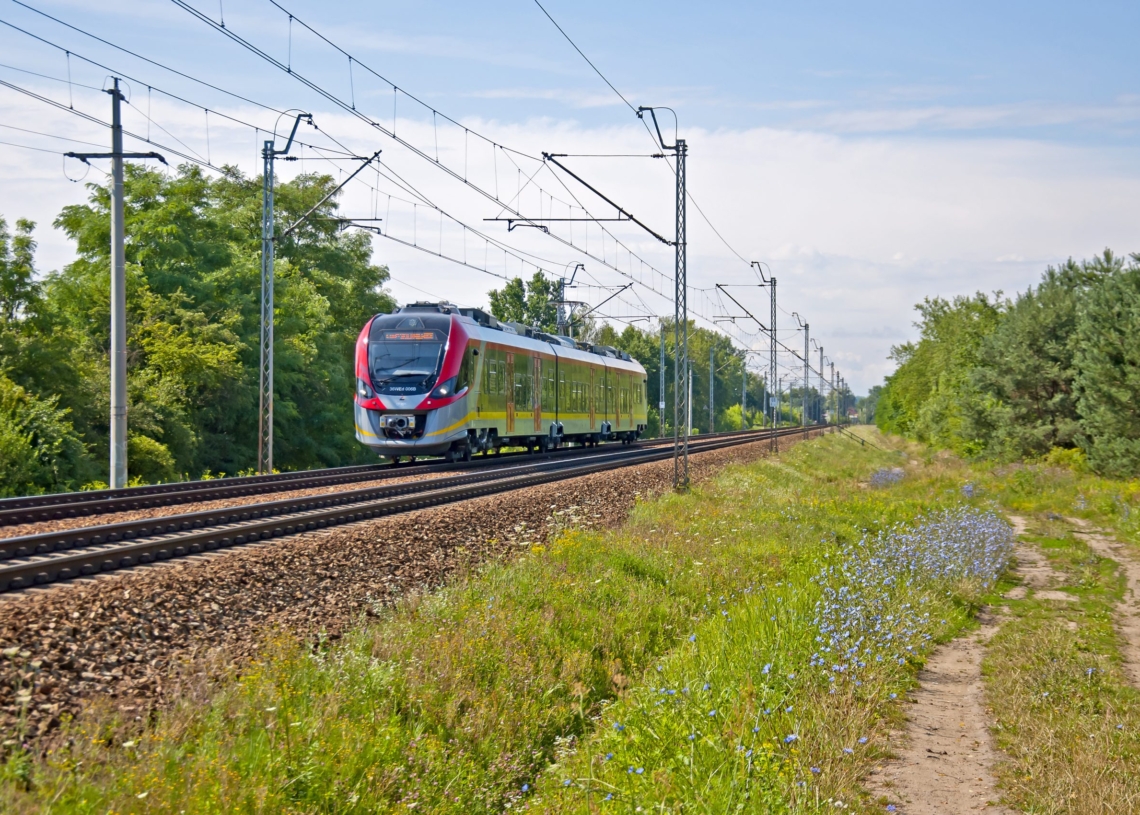 ŁKA zmienia rozkłady na wakacje. Nowe połączenia, ale też problemy 1 ŁKA zmienia rozkłady na wakacje. Będą nowe połączenia