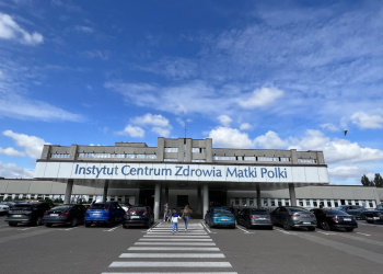 Ewakuacja noworodków w Matce Polce. Na miejscu 35 strażaków