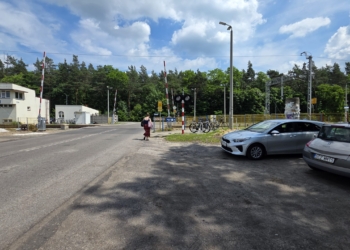 Przy stacji w Gomunicach powstaną nowe parkingi. Będzie 70 miejsc dla kierowców [ZDJĘCIA]