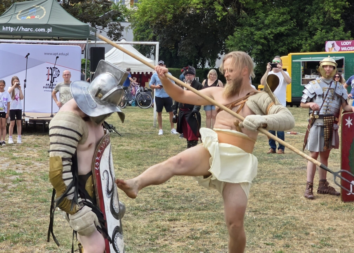 Piknik historyczny w Piotrkowie. Tak było w „Wiosce Wikinga”