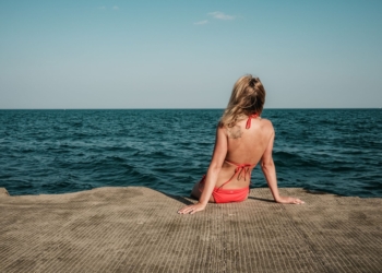 Strój kąpielowy i bikini na lato - jak wybrać model dopasowany do swoich potrzeb?