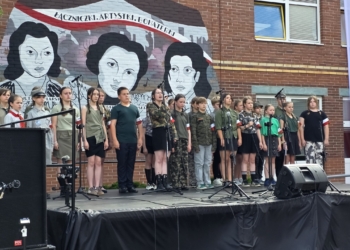 Mural „Głos odwagi: łączniczki sceny i wolności” w Bełchatowie oficjalnie odsłonięty [ZDJĘCIA]