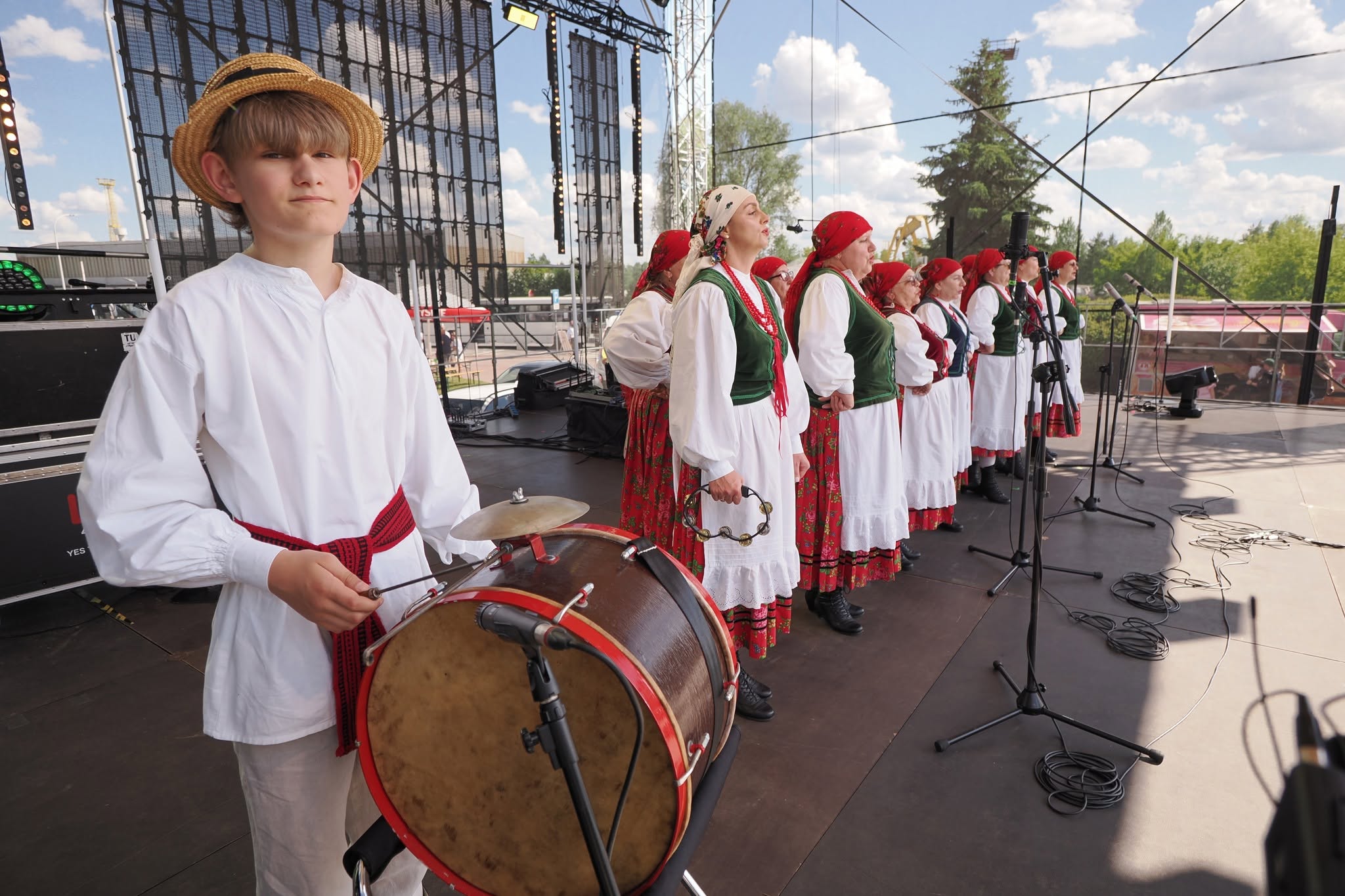 Dzień otwarty w Cementowni Warta. Muzyka, szkolenia z pierwszej pomocy i pokaz laserów
