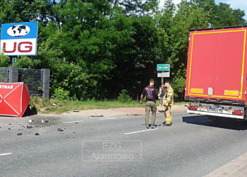 Tragiczny wypadek pod Strykowem. Nie żyje motocyklista