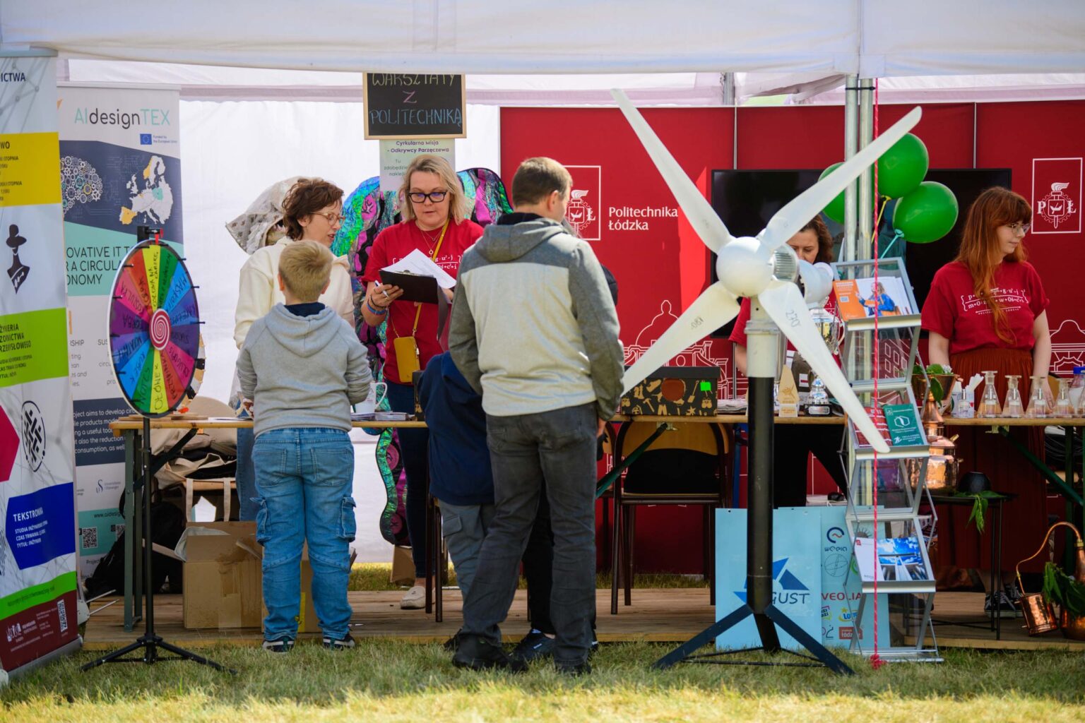 Festiwal Cyrkularnosci w Parzeczewie fot Sebastian Szwajkowski 12