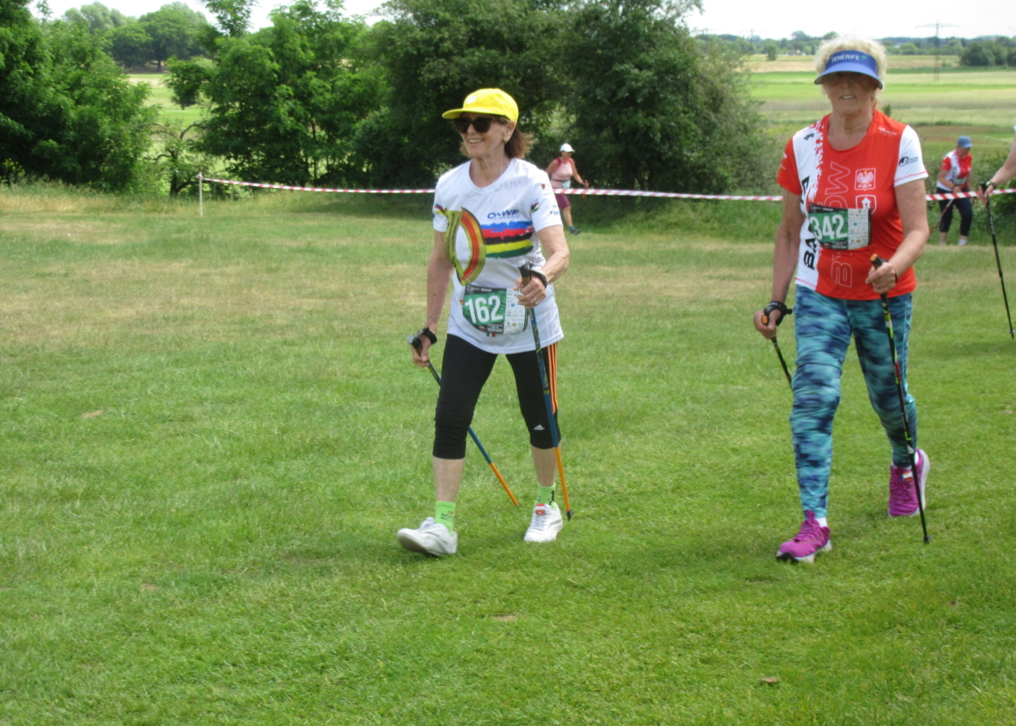 Seniorka z Łodzi ponownie na szczycie. Jolanta Błądek obroniła tytuł mistrzowski w nordic walkingu 1 Seniorka z Łodzi ponownie na szczycie. Jolanta Błądek obroniła tytuł mistrzowski w nordic walkingu