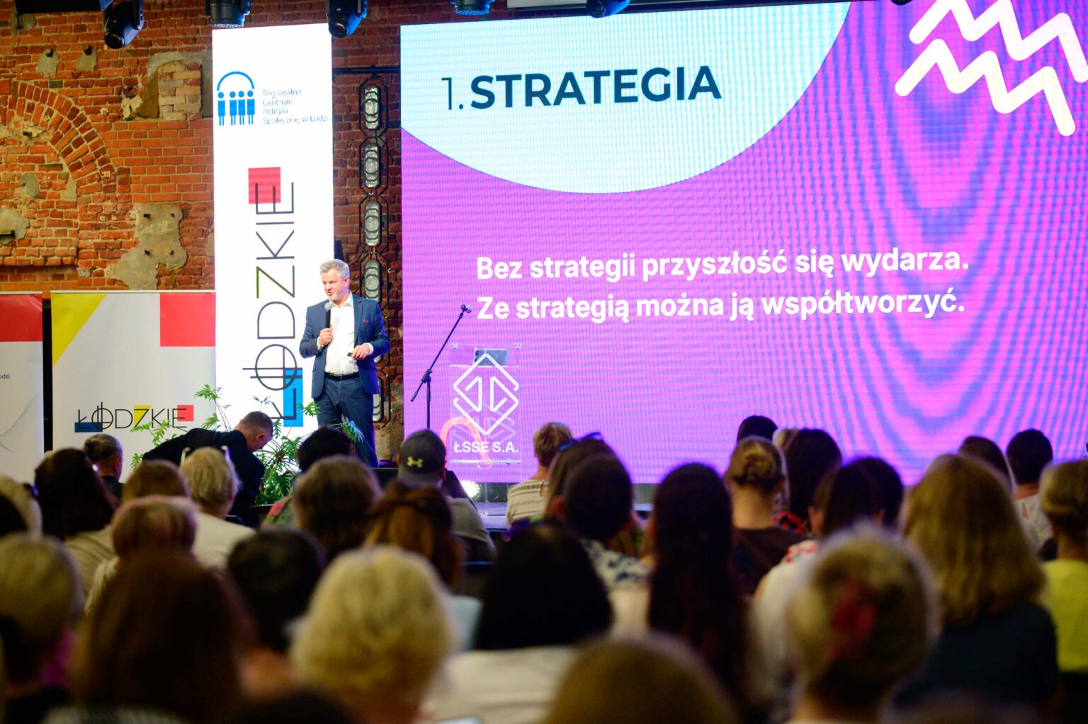 Konferencja o problamach narkotykowych w ŁSSE fot Sebastian szwajkowski_10 Konferencja o problamach narkotykowych w LSSE fot Sebastian szwajkowski 10