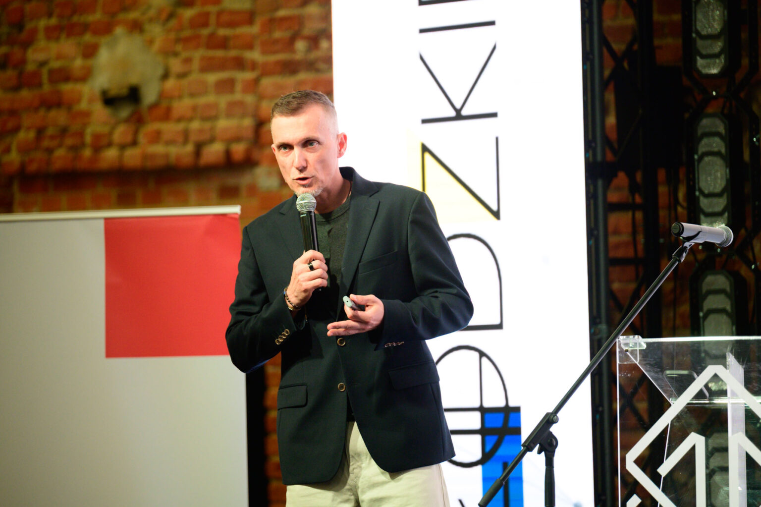 Konferencja o problamach narkotykowych w ŁSSE fot Sebastian szwajkowski_14 Konferencja o problamach narkotykowych w LSSE fot Sebastian szwajkowski 14