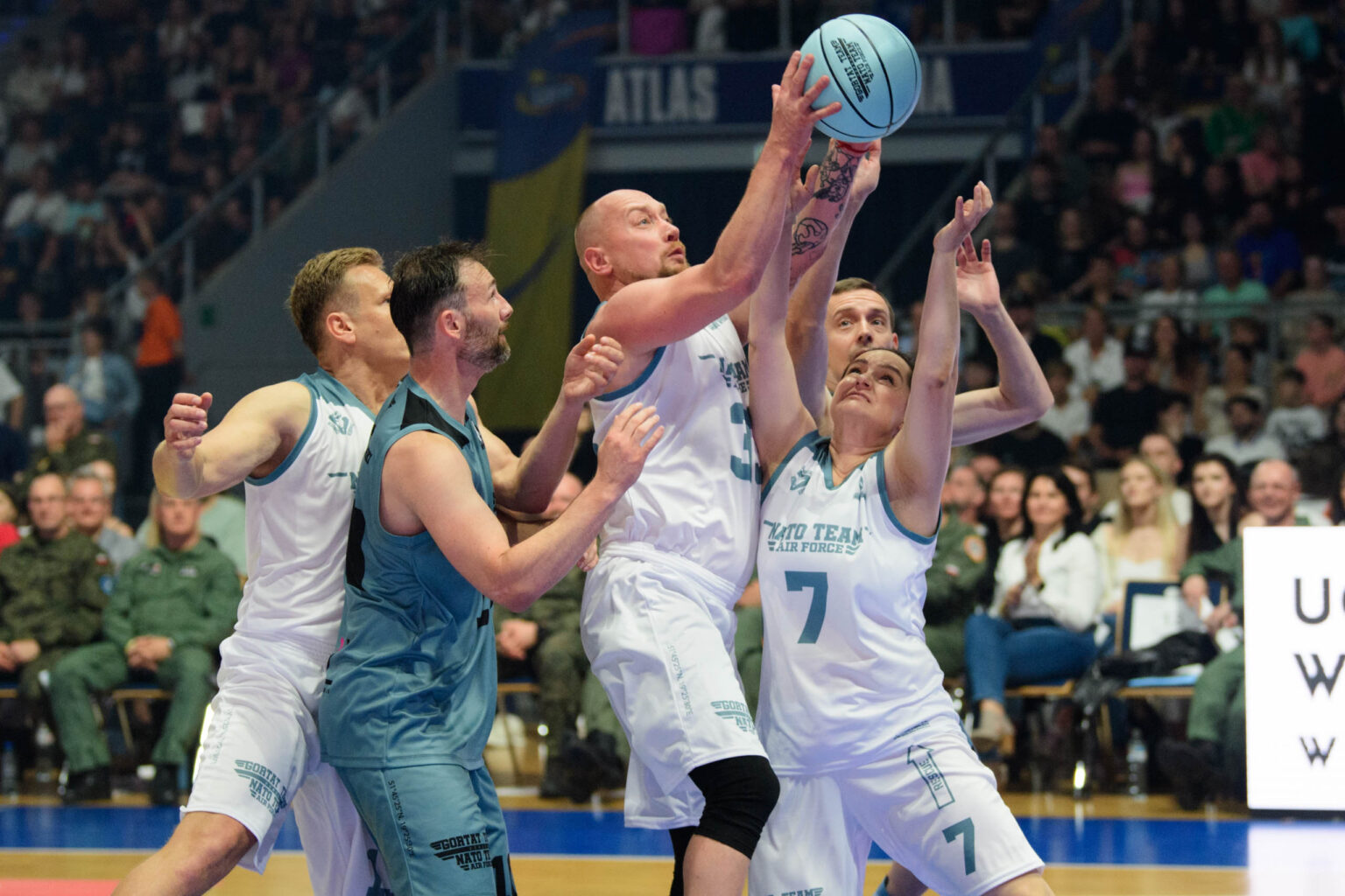 Mecz Gortat Teamt vs NATO fot Sebastian Szwajkowski 28