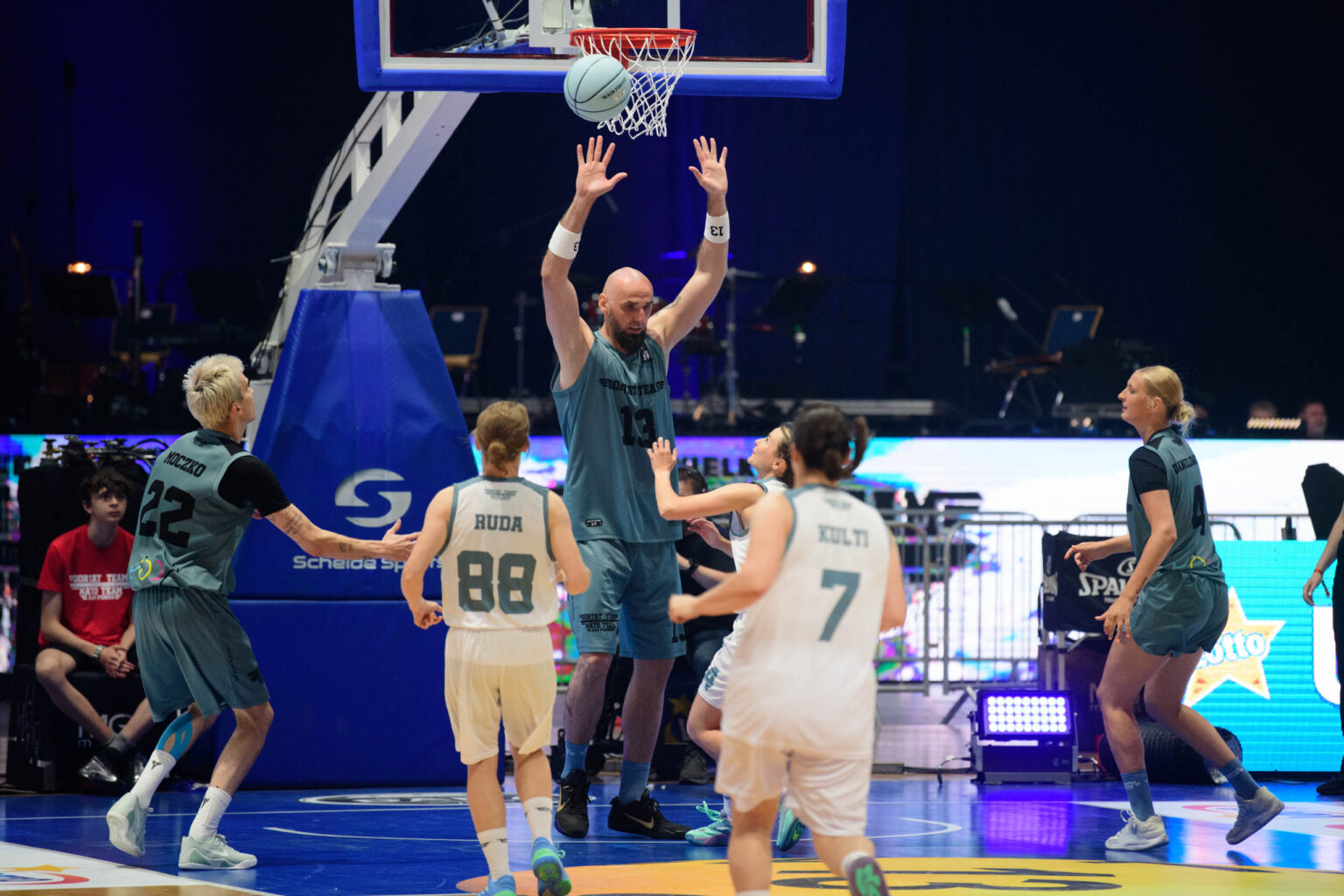 Mecz Gortat Teamt vs NATO fot Sebastian Szwajkowski 35
