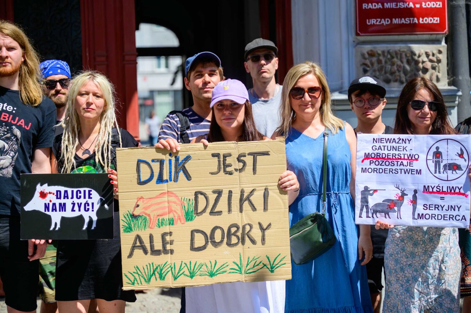 Pikieta w obronie dzików fot Sebastian Szwajkowski_4 Pikieta w obronie dzikow fot Sebastian Szwajkowski 4