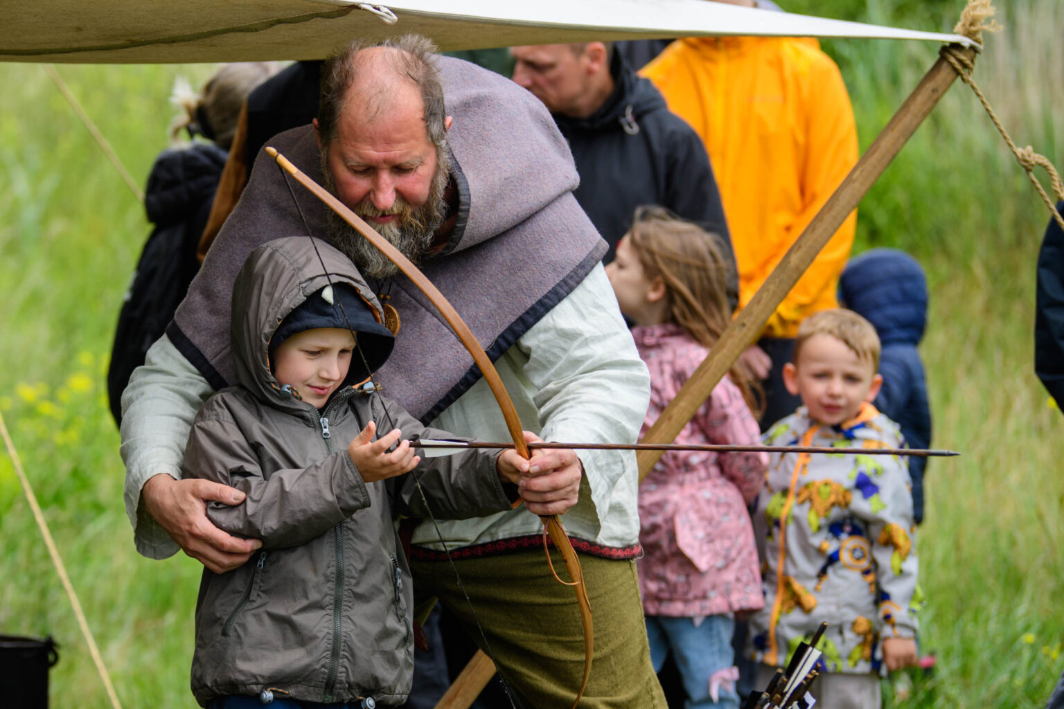 Piknik Archeologiczny w Tumie fot Sebastian Szwajkowski 21
