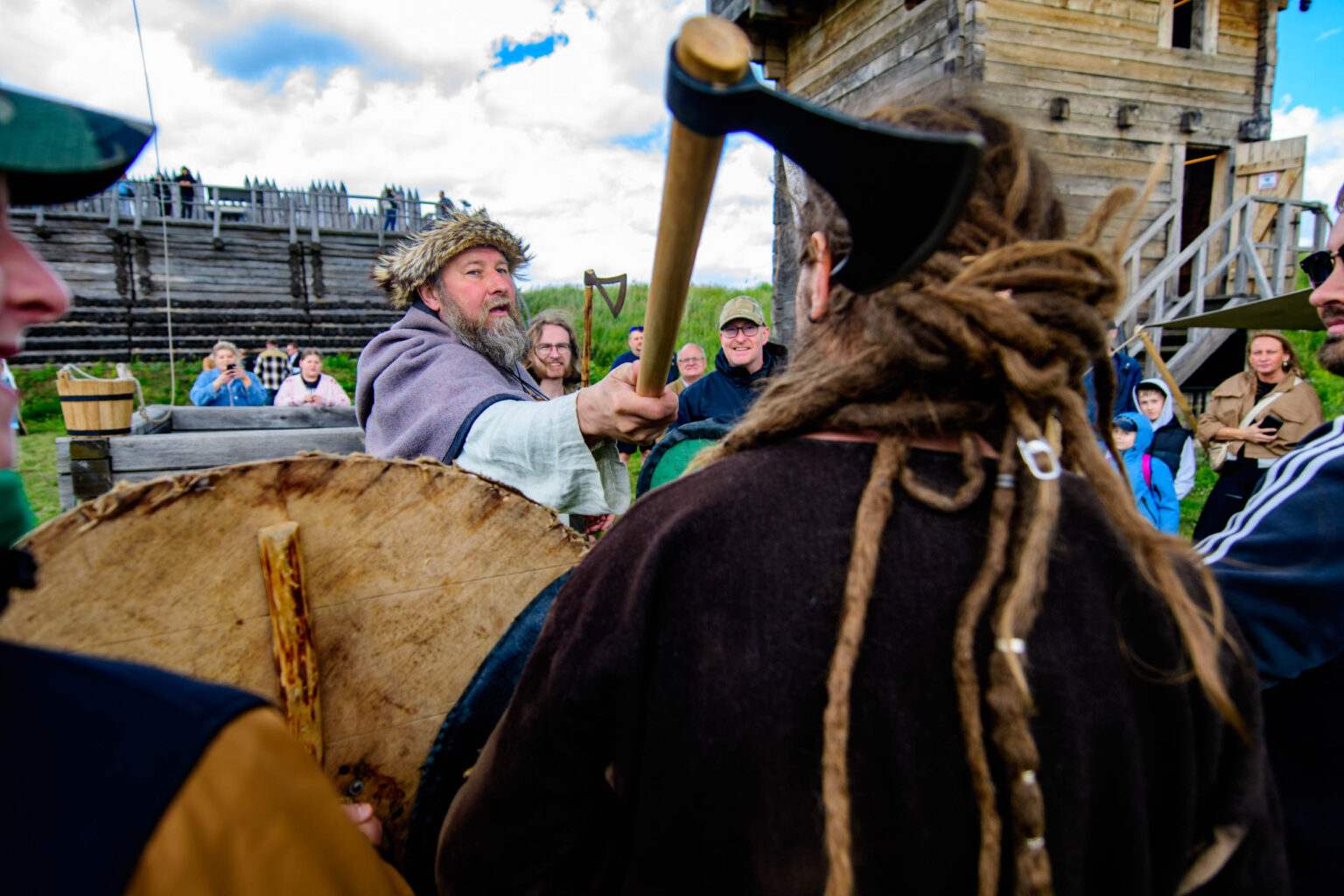 Piknik Archeologiczny w Tumie fot Sebastian Szwajkowski 3