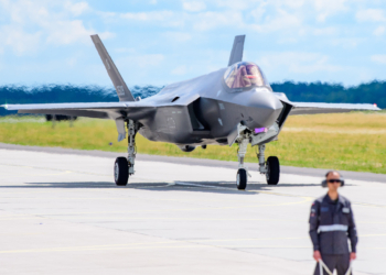 Kolejne F-35 wylądowały w Łasku. Pięć nowych myśliwców już w bazie