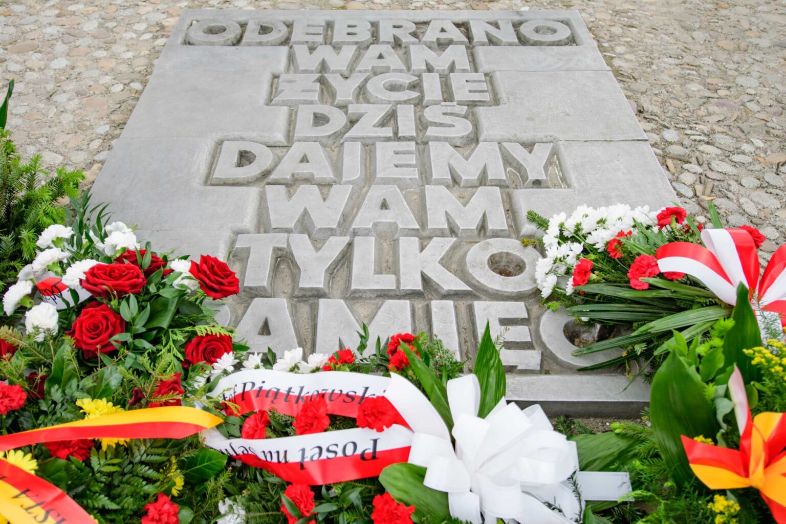 VI Zjazd Ocalalych z obozu przy ulicy Przemyslowej uroczystosci fot Sebastian Szwajkowski 1