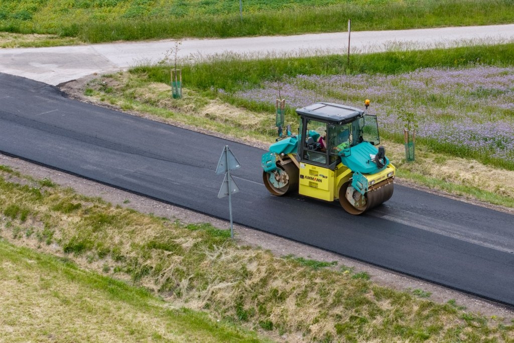 Trwa remont DW 704. Drogowcy modernizują ważną trasę w powiecie łowickim