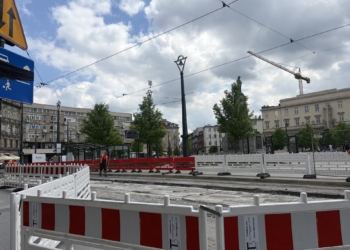 Kolejny remont Placu Wolności rozpoczęty. Kostkę zastąpi beton