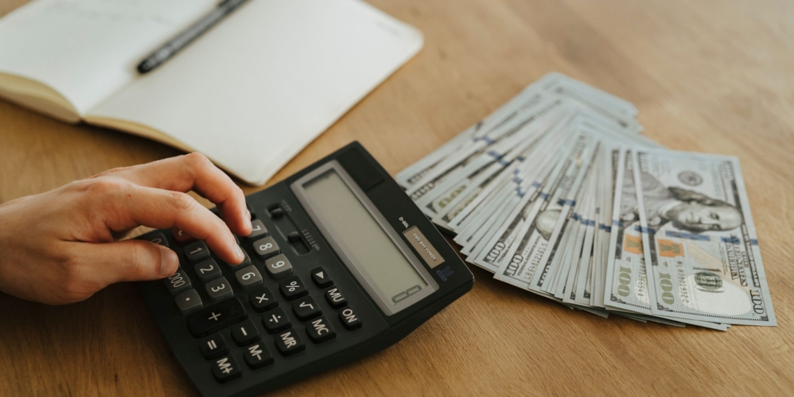 Długi po zamknięciu fabryk i bezrobocie. Jak transformacja gospodarcza Łodzi zostawiła część mieszkańców w finansowej pułapce 1 Długi po zamknięciu fabryk i bezrobocie. Jak transformacja gospodarcza Łodzi zostawiła część mieszkańców w finansowej pułapce