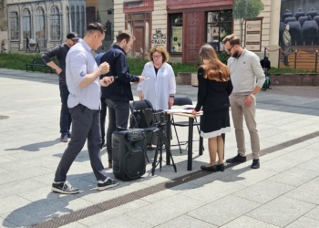 Kwiaty Wołynia na Piotrkowskiej i zbiórka podpisów