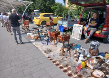 Starocie i rzeczy z drugiej ręki. Pchli targ w Konstantynowie Łódzkim [ZDJĘCIA]