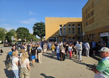 Protest w Zgierzu. Mieszkańcy przeciwni podwyżkom opłat za mieszkanie 7 Protest w Zgierzu. Mieszkańcy przeciwni podwyżkom opłat za mieszkanie